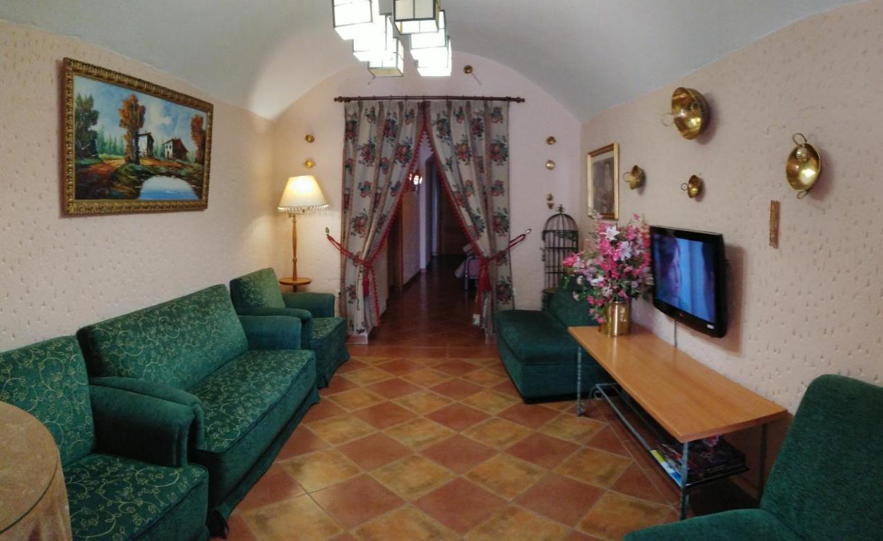 Apartamentos Horno Y Casa De Dulce Purullena Exterior foto